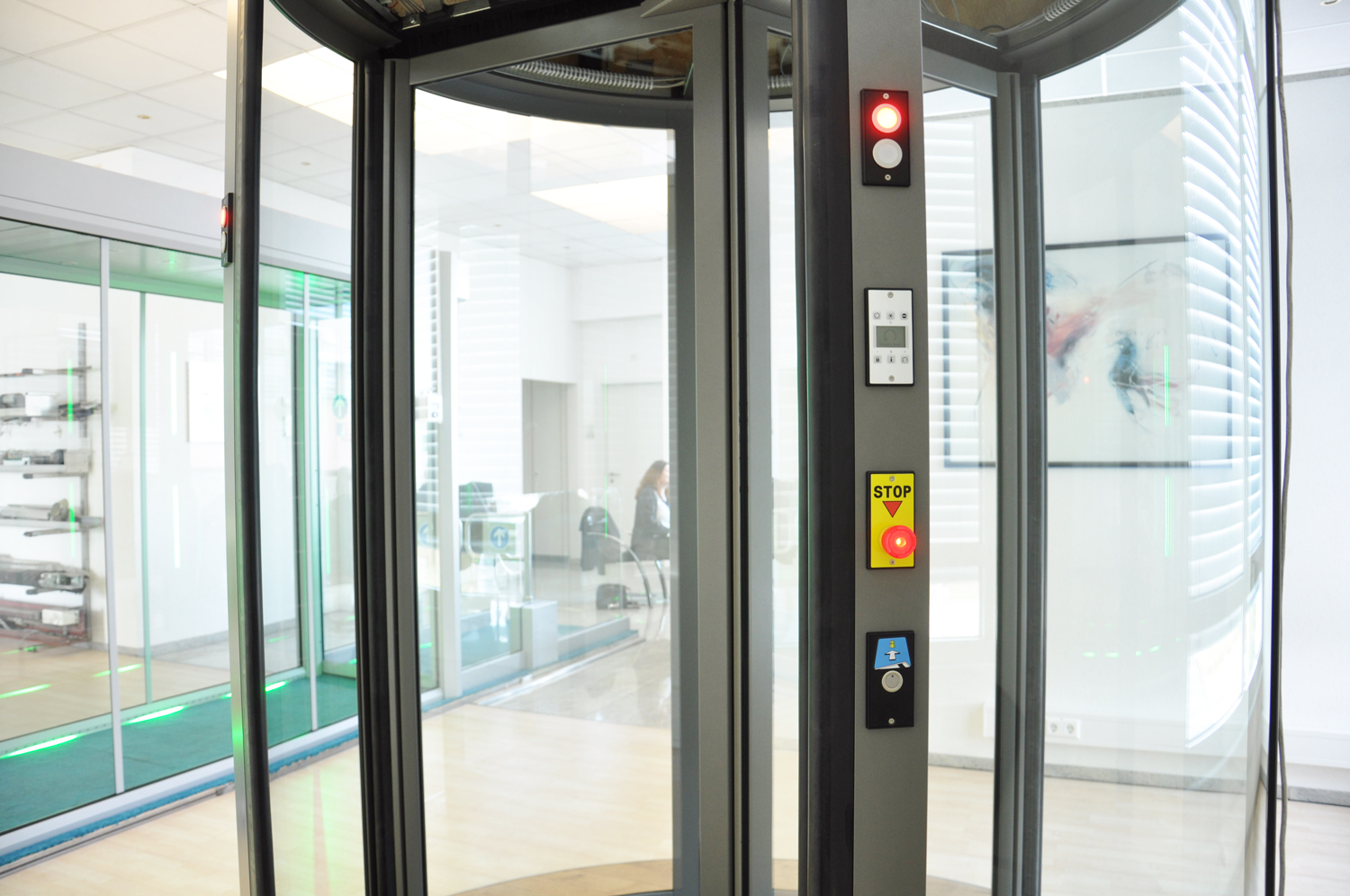 Control options of the record K 32 ST Security Revolving Door